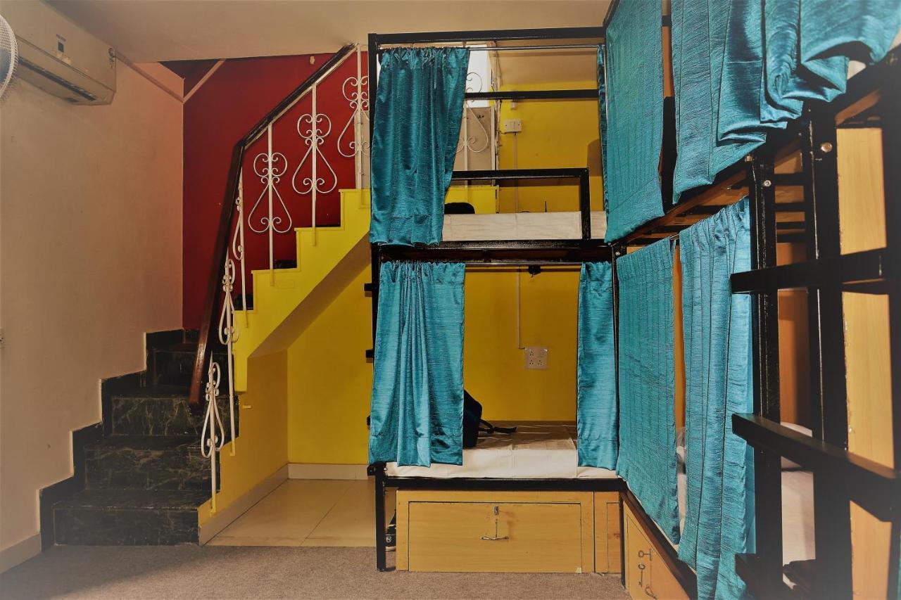 Bunkmates Pansiyon Yeni Delhi Dış mekan fotoğraf