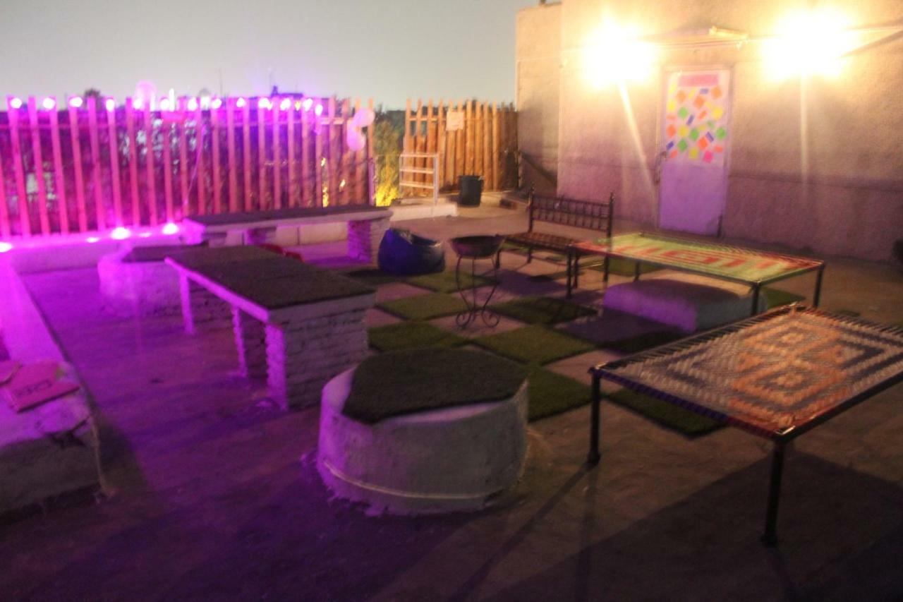 Bunkmates Pansiyon Yeni Delhi Dış mekan fotoğraf