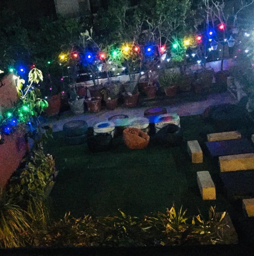 Bunkmates Pansiyon Yeni Delhi Dış mekan fotoğraf